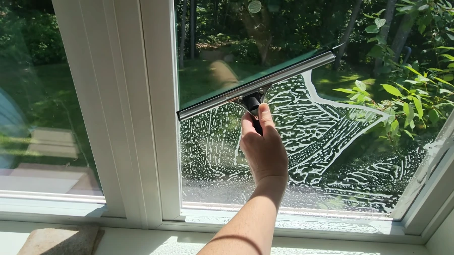 Residential window cleaning service for a San Clemente, CA home