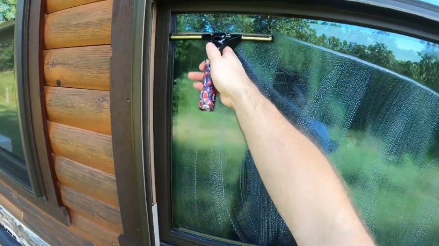 Exterior residential window washing in San Clemente, CA